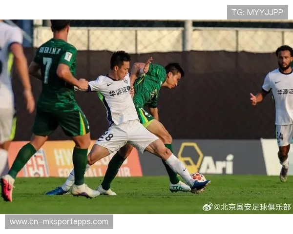 贾非凡代表北京国安出战首场热身赛：绿茵新星的初绽光芒